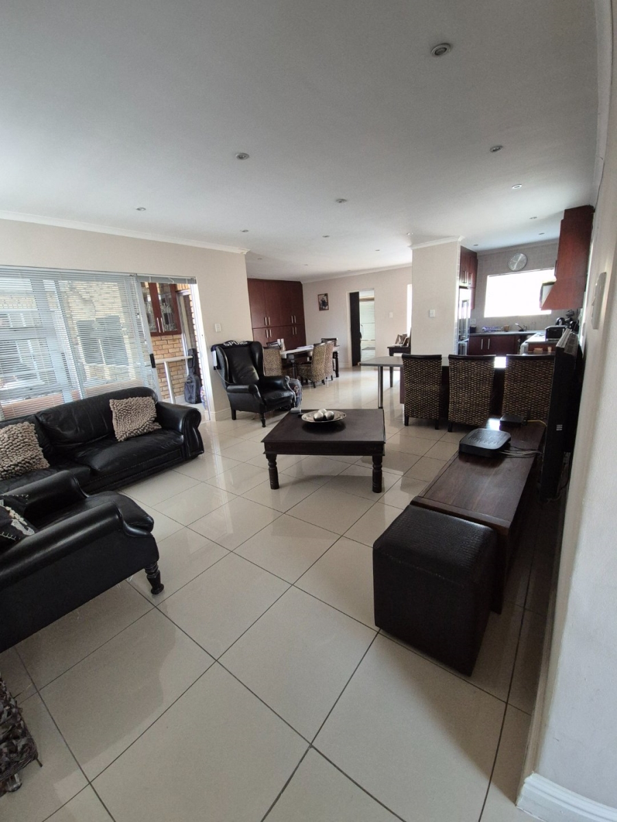 4 Bedroom Property for Sale in Bluewater Bay Eastern Cape